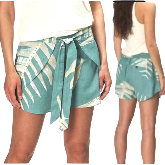 Patagonia Pants - PATAGONIA Garden Island Palm Shorts Wrap Tie Size Medium - Palm Paradise - blue